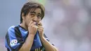 8. Alvaro Recoba (Inter Milan), gelandang serang kidal ini memiliki kemampuan yang luar biasa saat bermain bersama Nerazurri pada periode 1997-2008. Sayangnya pesepak bola Uruguay ini kerap absen akibat cedera kambuhan. (AFP/Paco Serinelli)
