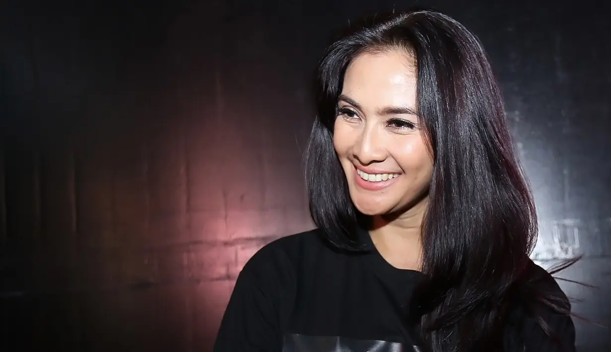 "Yang beda biasanya saya dapet peran yang stereotipe banget. Saya biasanya dapat peran yang nangis-nangis. Tapi di sini saya jadi seorang ibu dan istri dari seorang mafia," ujar Maudy Rabu (28/3/2018) dilansir dari Liputan6. (Bambang E Ros/Bintang.com)