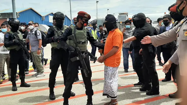 Tiba di Bandara Soetta,  Zulkarnaen Teroris Bom Bali 1 Dikawal Ketat Petugas