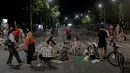 Sebelumnya, kepolisian Serbia pada hari Sabtu (28/6/2025) bentrok dengan pengunjuk rasa antipemerintah yang menuntut pemilihan umum cepat dan diakhirinya kekuasaan Presiden Aleksandar Vucic selama 12 tahun. (OLIVER BUNIC/AFP)