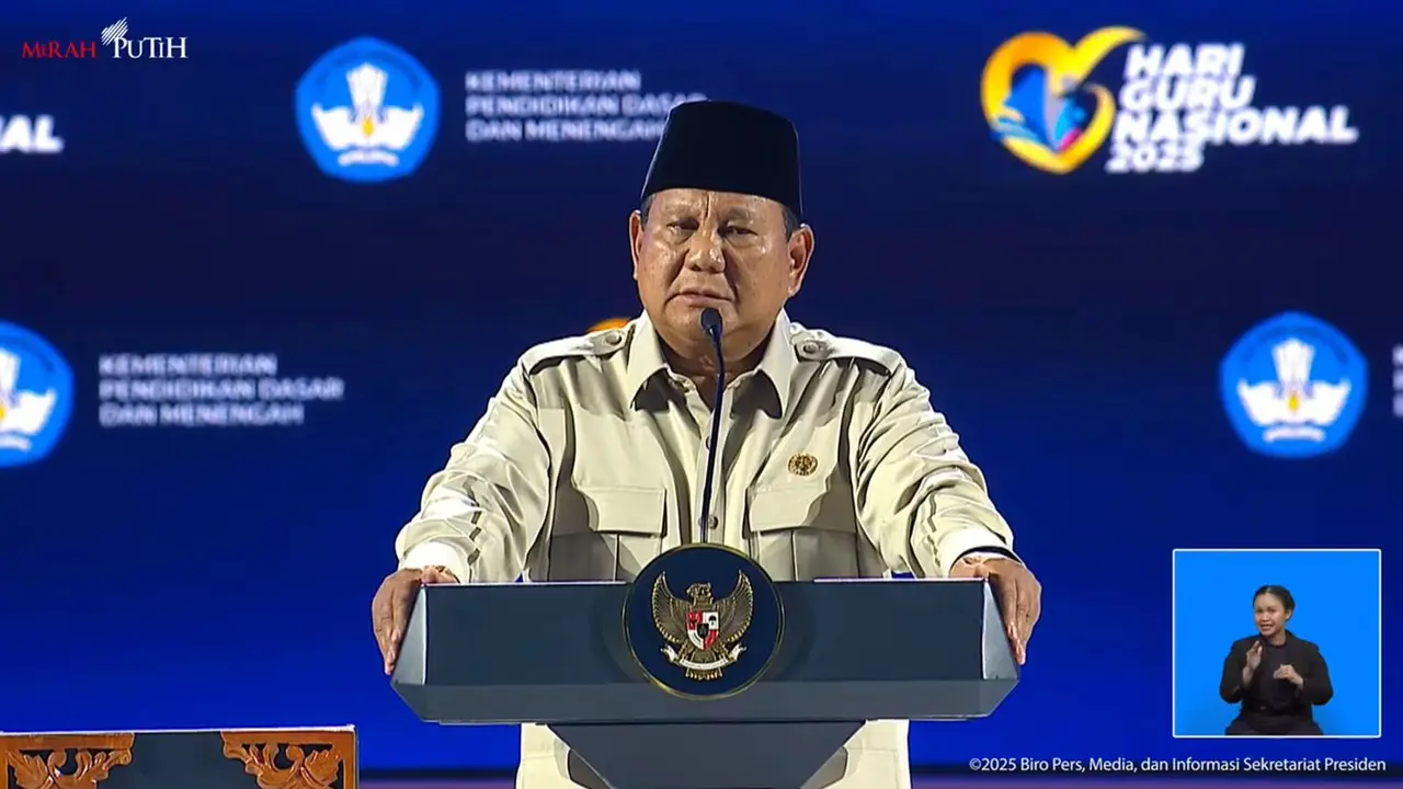 Presiden Prabowo Subianto saat menghadiri Puncak Peringatan Hari Guru Nasional di Indonesia Arena, Jakarta, Jumat (28/11/2025).