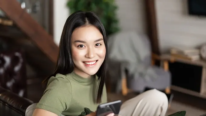 cantik santai bahagia