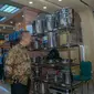 Menteri Perindustrian Agus Gumiwang Kartasasmita dalam acara Kitchen Appliances Expo 2024 di Kementerian Perindustrian (Kemenperin). Kemenperin terus mengakselerasi pengembangan komponen lokal. Saat ini, Rancangan Permenperin untuk SNI wajib mengenai alat masak dan alat makan masih dalam proses pembahasan dengan target pemberlakuan pada tahun 2024, dengan TKDN rata-rata 40-85%. Adapun TKDN untuk bak cuci piring berkisar 40%. (Dok. Kemenperin)