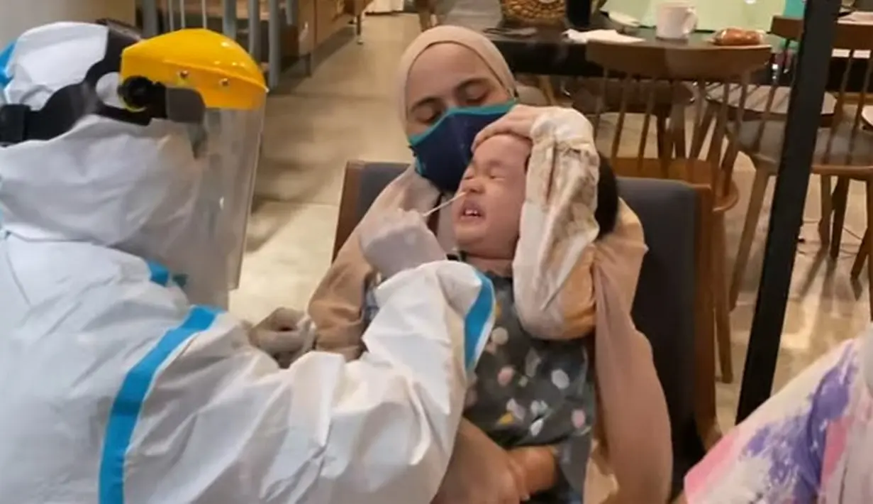 Nycta Gina dan Rizky Kinos (Youtube/KinosGina)