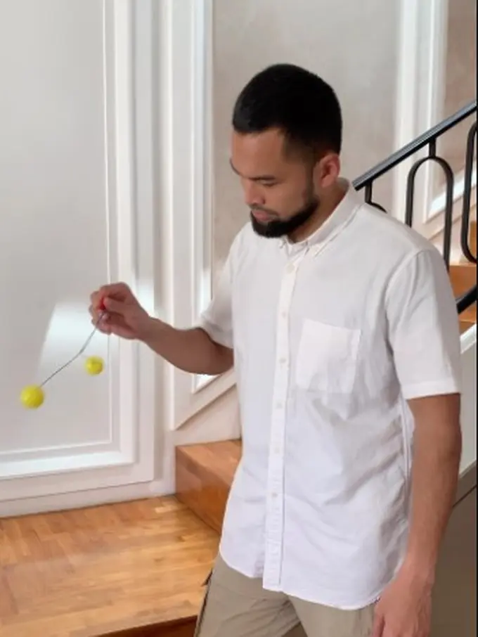 Teuku Wisnu main lato lato (https://www.instagram.com/p/CnJMFLcj6ql/)