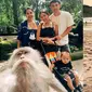 Marcell Darwin dan keluarga liburan ke Bali (Sumber: Instagram/marcelldarwin)