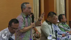 Direktur EMTEK Hendro Tjahyono (kedua kiri) saat menjadi pembicara dalam penyusunan roadmap industrial di Jakarta, Kamis (6/10). Industri kreatif ‎diharapkan membawa ekonomi berkembang cepat dan menyerap tenaga kerja (Liputan6.com/Angga Yuniar) 