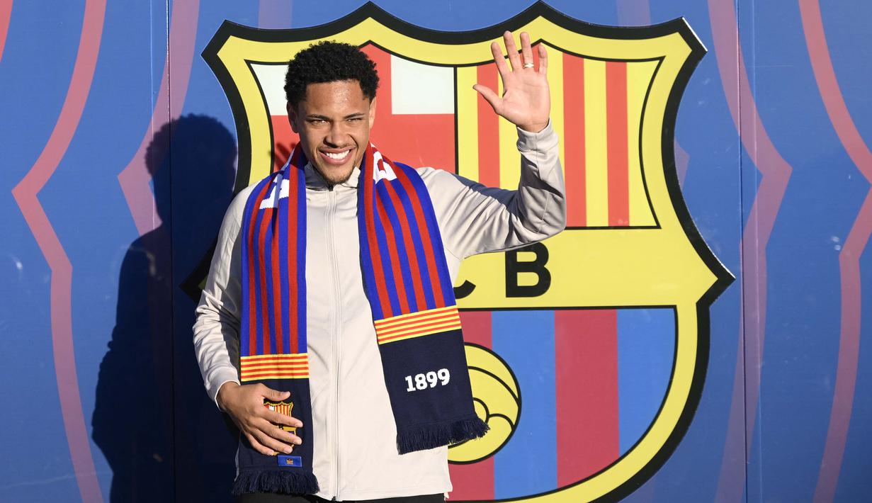 Di FC Barcelona nanti, Vitor Roque juga dikabarkan akan menggunakan nomor punggung 19. (AFP/Josep Lago)