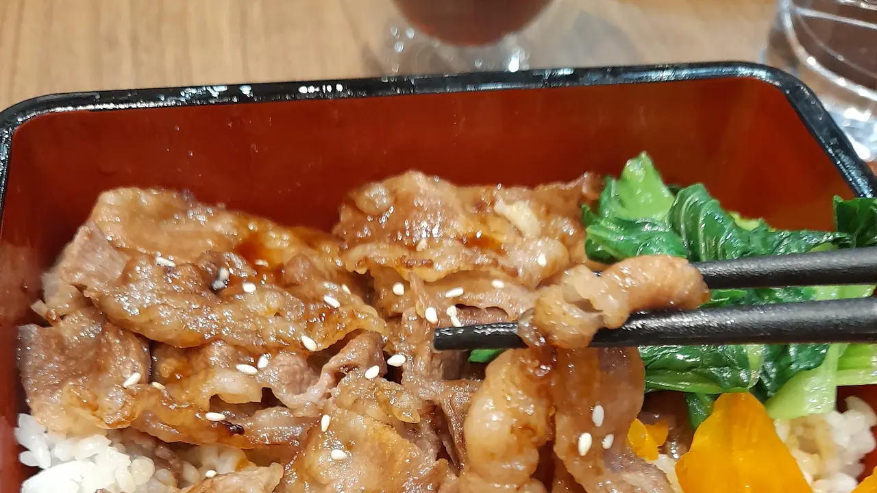 Ada Rasa Korea dalam Bento Yakiniku Jepang Karubi Maru