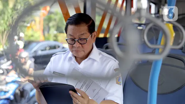 Rabu Pertama Kebijakan ASN Jakarta Gunakan Transportasi Umum, Pramono Anung Beri Contoh