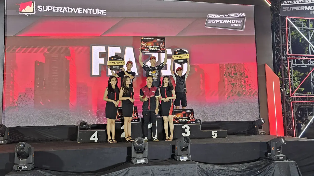 Farudilla Adam Jadi Juara Umum Supermoto Race 2023