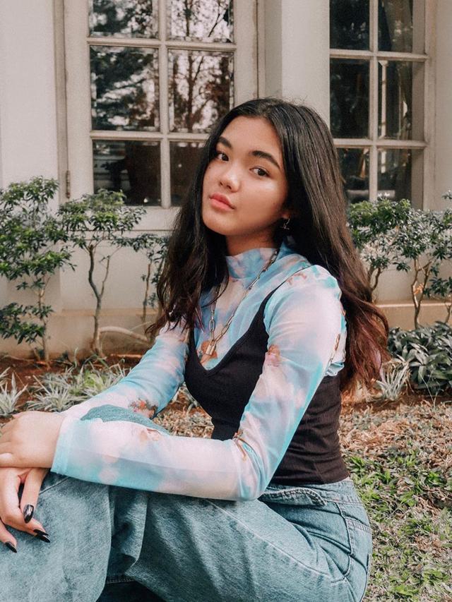 6 Potret Queennara, Putri Cantik Liza Natalia yang Bergaya Swag