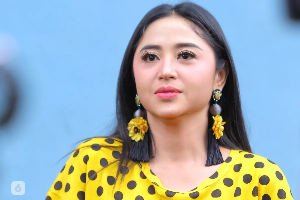 [Bintang] Dewi Perssik