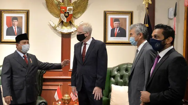 Menteri Pertahanan (Menhan) Prabowo Subianto menerima kunjungan Plt Menhan Amerika Serikat Christopher Miller