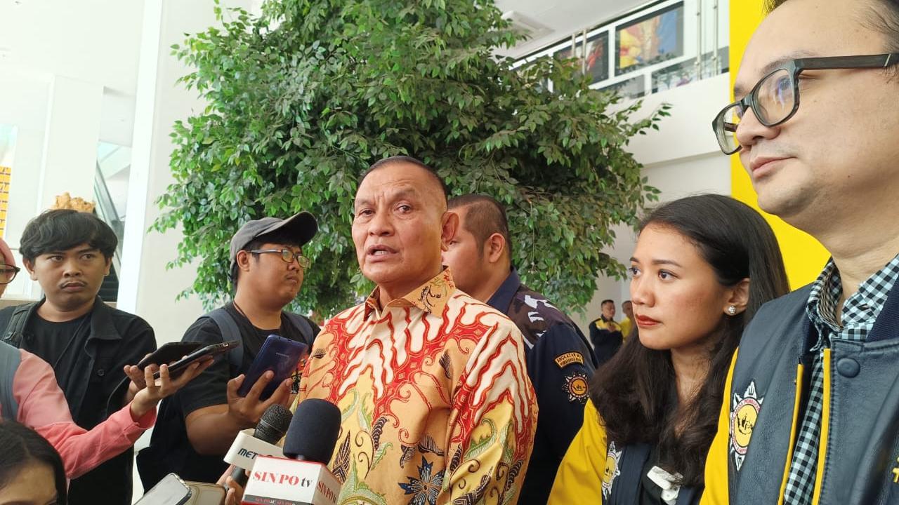 Sekretaris Jenderal Partai Golkar Lodewijk F Paulus saat menghadiri perayaan hari ulang tahun (HUT) ke-45 Angkatan Muda Pembaharuan Indonesia (AMPI) di Kantor DPP Partai Golkar, Rabu (28/6/2023).