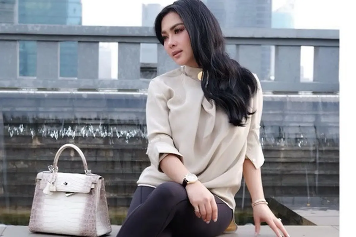 6 Koleksi Tas Syahrini di Atas Rp 150 juta, Elegan dan Stylish