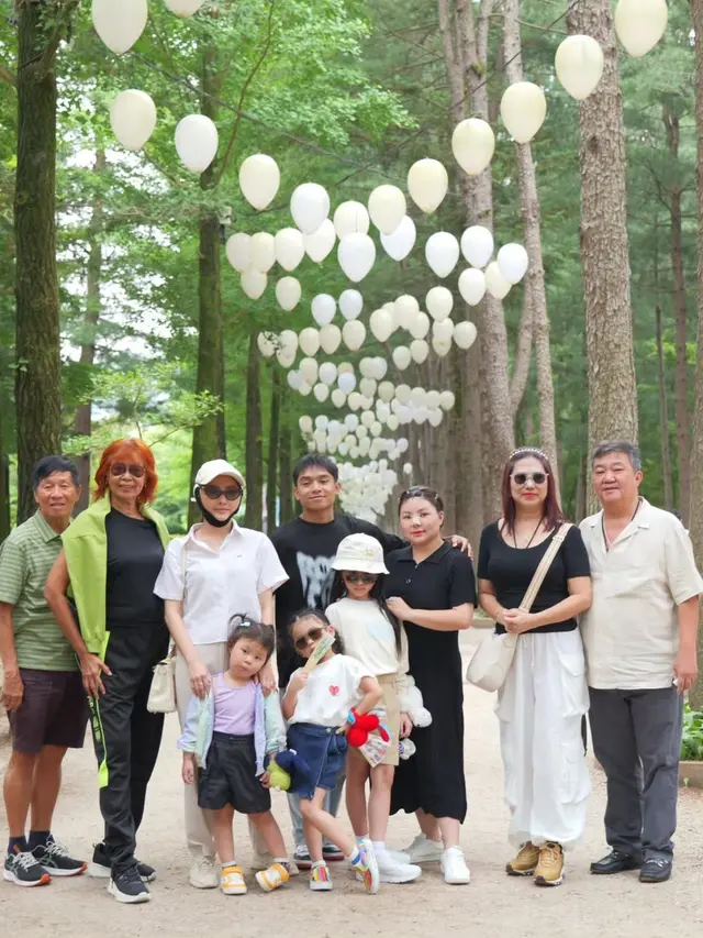 Potret Sarwendah liburan bersama keluarga ke Korea dengan wajah pasca operasi (Sumber: Instagram/@sarwendah29)