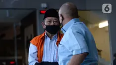 Bupati Sidoarjo nonaktif, Saiful Ilah usai menandatangani penyerahan P21 tahap 2 di Gedung KPK, Jakarta, Rabu (6/5/2020). Saiful Ilah dalam waktu dekat akan menjalani sidang perdana terkait dugaan menerima suap proyek infrastruktur di Dinas PUPR Kabupaten Sidoarjo. (merdeka.com/Dwi Narwoko)