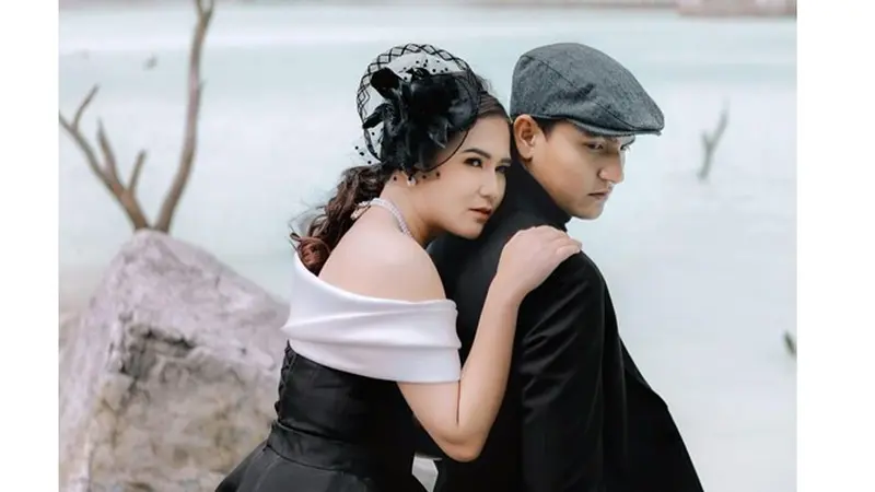 7 Potret Prewedding Masayu Clara dan Qausar Harta, Tampil Serasi