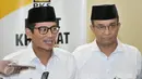 Sandiaga Uno bersama Anies Baswedan memberikan keterangan usai bertemu dengan petinggi PKS di kantor DPP PKS di Jalan TB Simatupang, Jakarta, Senin (6/3). (Liputan6.com/Yoppy Renato)