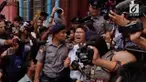 Pengadilan Myanmar menjatuhi hukuman 7 tahun penjara terhadap dua wartawan reuters yang dituduh mendapatkan dokumen rahasia Negara.