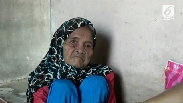 Seorang nenek tunanetra berusia 100 tahun hidup sebatang kara di Banyuasin, Sumatera Selatan. Untuk menghidupi kebutuhannya, sang nenek hanya mengandalkan bantuan dari tetangganya.
