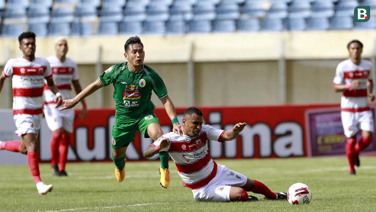 FOTO: PSS Sleman sementara Unggul 1-0 atas Madura United dalam Laga Grup C Piala Menpora 2021