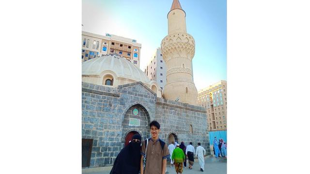 5 Potret Kedekatan Abidzar dengan Umi Pipik, Selalu Mesra