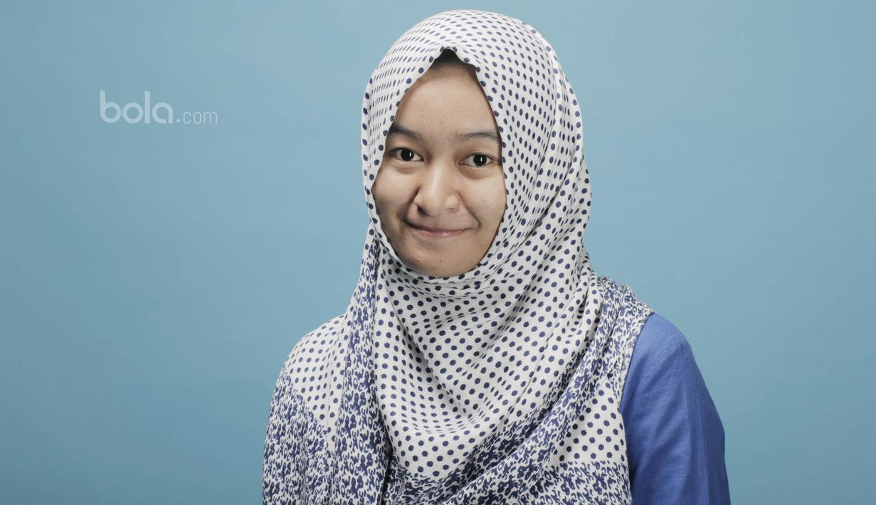 Medina mulai mengenal catur sejak usia belia, yaitu ketika berumur sembilan tahun. Sang ayah, Nur Muchlisin, yang dikenal menggilai permainan catur mulai menurunkan kecintaanya terhadap olahraga catur kepada putrinya. (Bola.com/M Iqbal Ichsan)