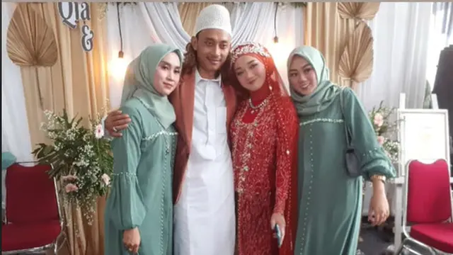 Rela Dipoligami, Ketegaran Istri Pertama di Pernikahan Ketiga Suaminya Ini Jadi Sorotan