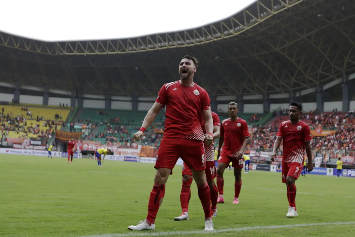 Striker Persija Jakarta, Marko Simic, merayakan gol yang dicetaknya ke gawang 757 Kepri Jaya. (Bola.com/Yoppy Renato)