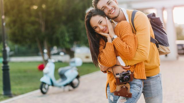 Ilustrasi pasangan cinta, bahagia