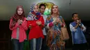 Doa bersama di acara ulang tahun Dorce. Berlokasi di kediamannya Jalan Rawabinong, Gg. Swadaya Lubang Buaya, Jakarta Timur, 26/7/2015. (Galih W. Satria/Bintang.com)