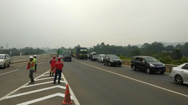 Tol Ciawi-Bogor-Sukabumi (Bocimi) Seksi I, yakni dari Ciawi sampai Cigombong mulai dibuka secara fungsional mulai Jumat, 8 Juni 2018. (Maulandy/Liputan6.com)