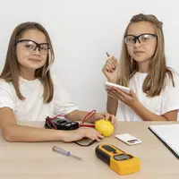 Setiap anak memiliki potensi dan kemampuan alami yang berbeda. Ada anak yang menunjukkan ketertarikan pada angka sejak kecil, ada yang gemar menggambar dengan detail luar biasa, dan ada pula yang sudah pandai berbicara jauh di atas kemampuan usianya. (foto/dok: freepik)