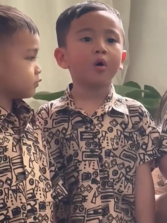 Potret Rayyanza Nyanyi Bareng Teman Sekelas (instagram/raffinagita1717)