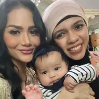 Krisdayanti bersama Geni Faruk (Instagram/krisdayantilemos)