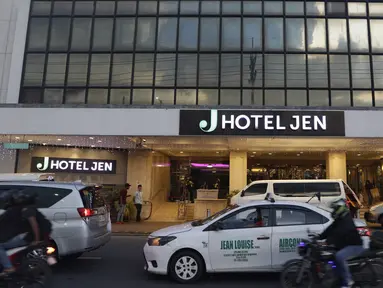 Suasana tampak luar dari tempat penginapan Timnas Indonesia U-22 di Hotel Jen, Manila, Sabtu (23/11). Hotel tersebut akan menjadi tempat menginap tim Garuda Muda selama ajang SEA Games 2019. (Bola.com/ M Iqbal Ichsan)