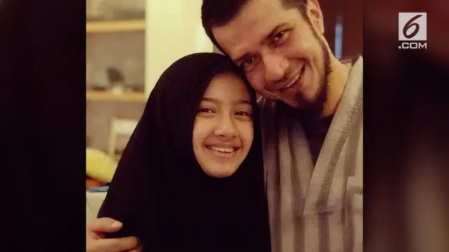 Anak sulung pasangan Primus Yustisio dan Jihan Fahira menjadi sorotan. Gadis berusia 12 tahun itu memiliki paras cantik dalam balutan hijab.