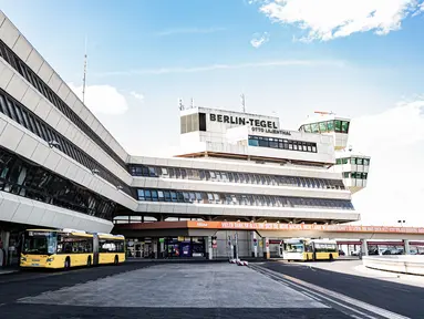Suasana Bandara Tegel di Berlin, ibu kota Jerman (20/5/2020). Bandara Tegel, bandara terbesar di ibu kota Jerman tersebut, diberi izin untuk tutup mulai 15 Juni mendatang akibat rendahnya arus penumpang yang dipicu oleh pandemi COVID-19. (Xinhua/Binh Truong)