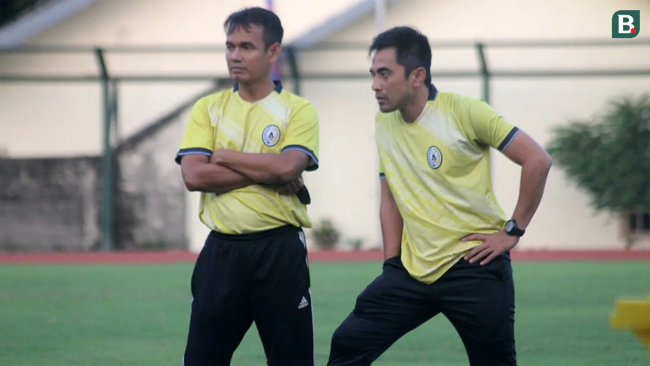 Komarudin dan Seto Nurdiyantoro (PSS Sleman)