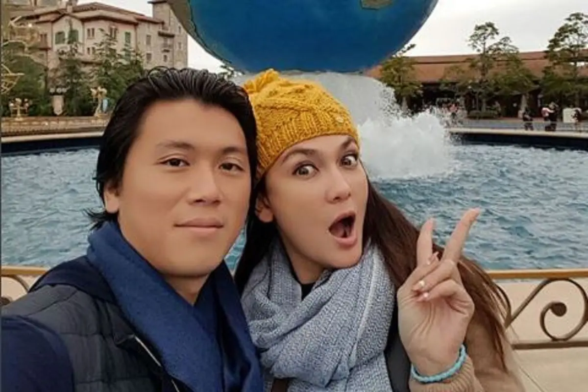 [Bintang] Luna Maya dan Reino Barack