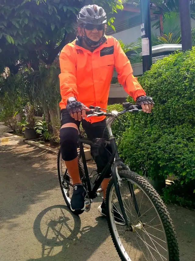 Jadi Mualaf Usai Lakukan Adegan Sholat, Ini 6 Potret Terbaru Aktor Goerge Rudy