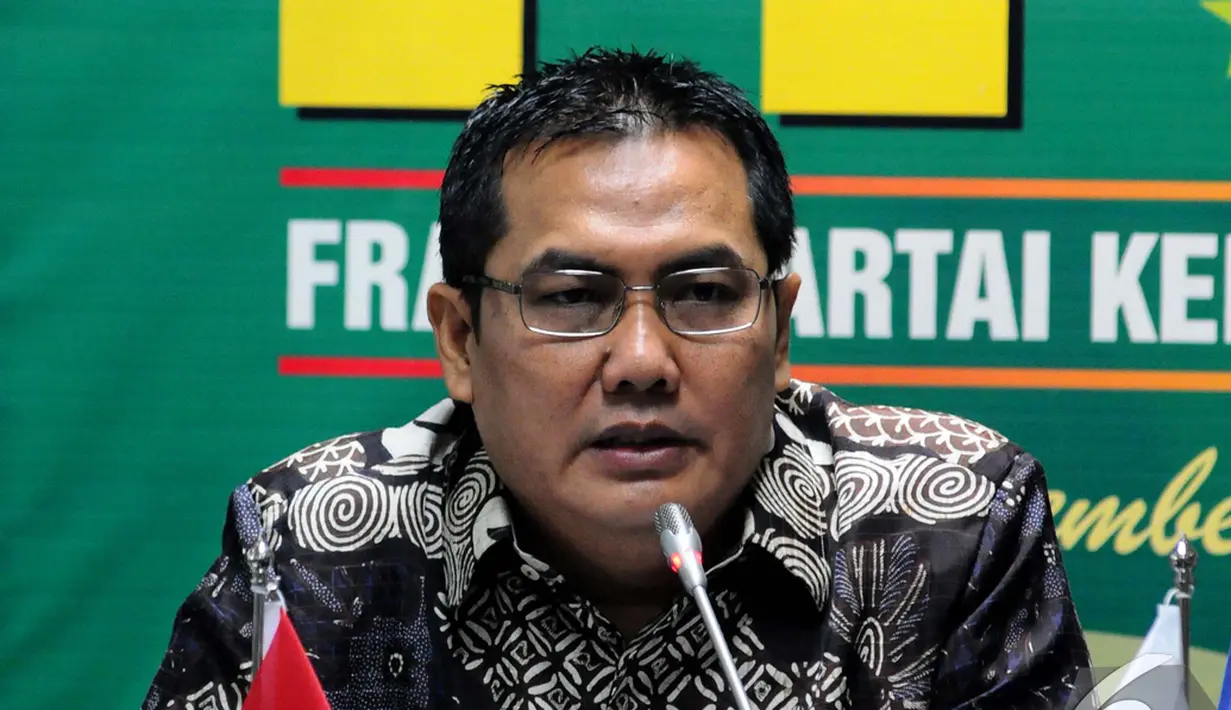 Ketua Fraksi PKB DPR Helmy Faishal Zaini saat konferensi pers mengenai pernyataan sikap Fraksi PKB atas kisruh DPR, Senayan, Jakarta, Kamis (13/11/2014) (Liputan6.com/Andrian M Tunay)