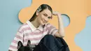 Berkolaborasi dengan Superga, harga sepatu Luna Maya seri mule ialah Rp799.000. Dok. Instagram @lunamaya