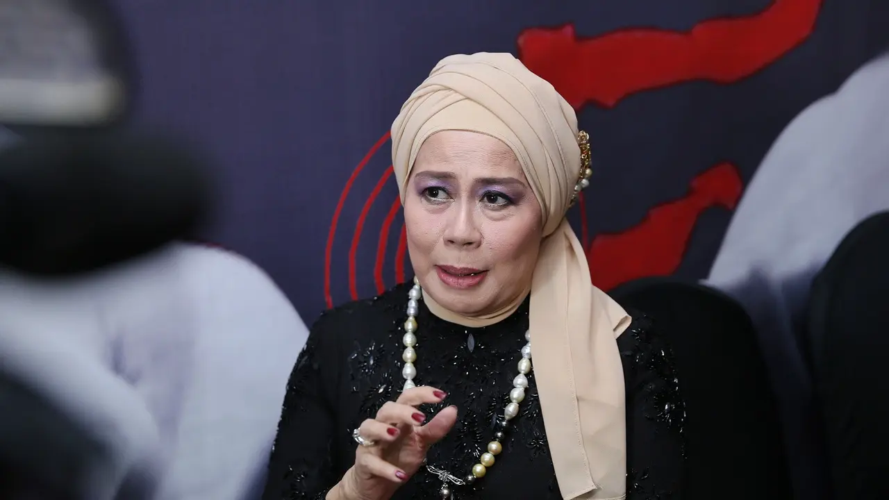 [Fimela] Dewi Yull