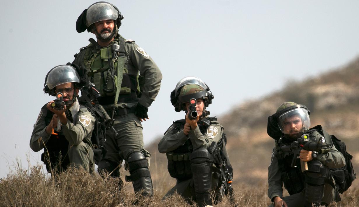 FOTO: Bentrok Pengunjuk Rasa Palestina dengan Pasukan ...