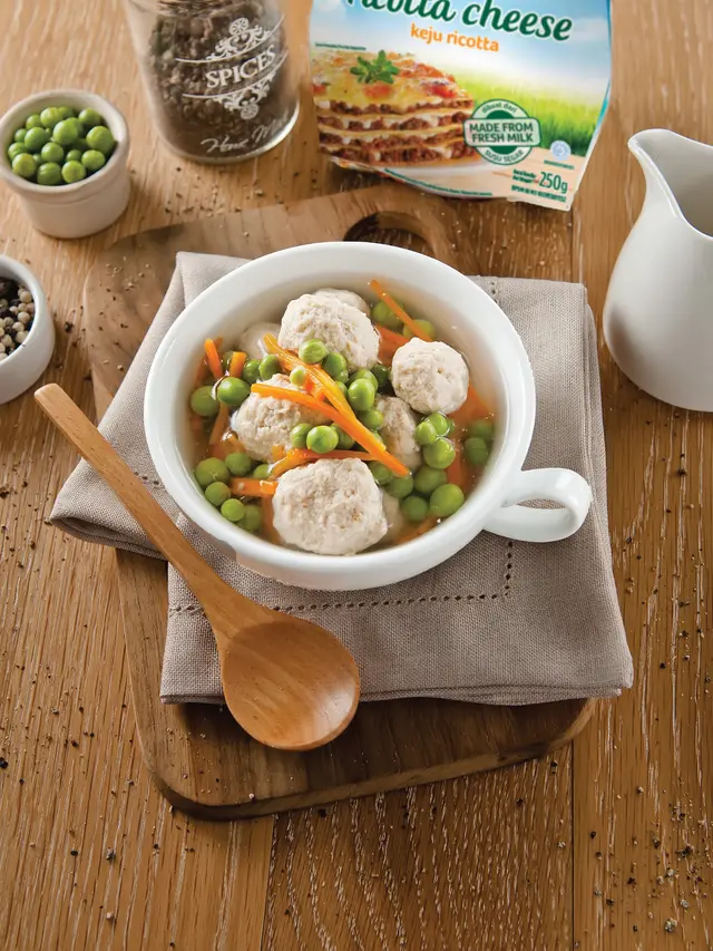 Chicken and Ricotta Dumpling Soup