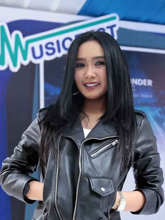 Setelah putus dengan laki-laki bernama Amri, ternyata Cita tak merasakan galau yang berlebih. Meskipun belum ingin mengenalkannya, namun wanita mungil itu mengaku tengah dekat dengan seorang pria. (Deki Prayoga/Bintang.com)