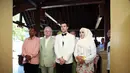 Khidmat dan sakralnya suasana akad nikah Risty Tagor dan Stuart Collin (M. Akrom Sukarya/Bintang.com)